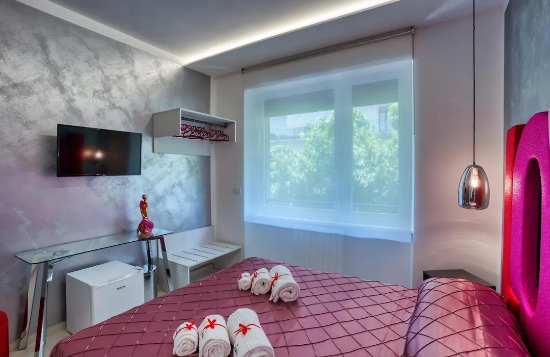 Distinto Suite & Rooms-1