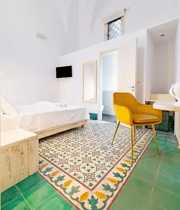 Damasa Rooms-1