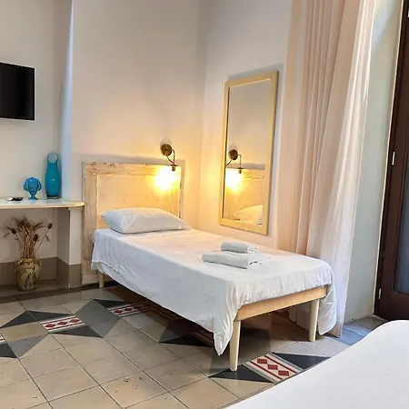 Damasa Rooms-3